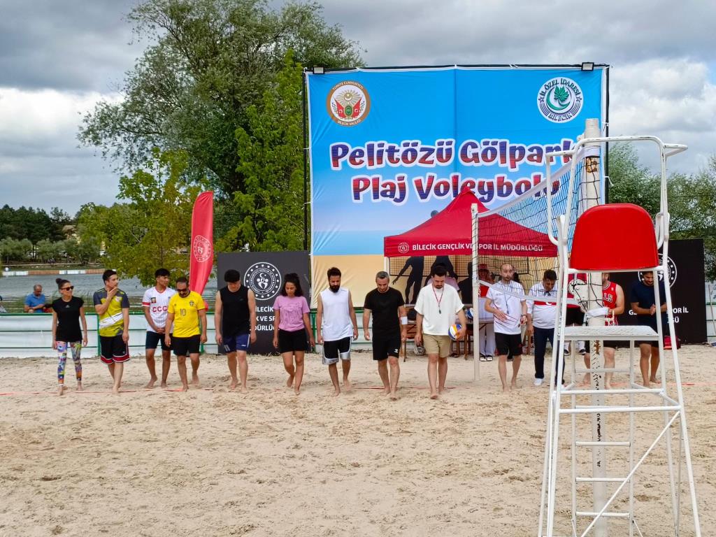 Üniversitemiz Gölpark Fest Plaj Voleybolunda Zirveye Taşındı